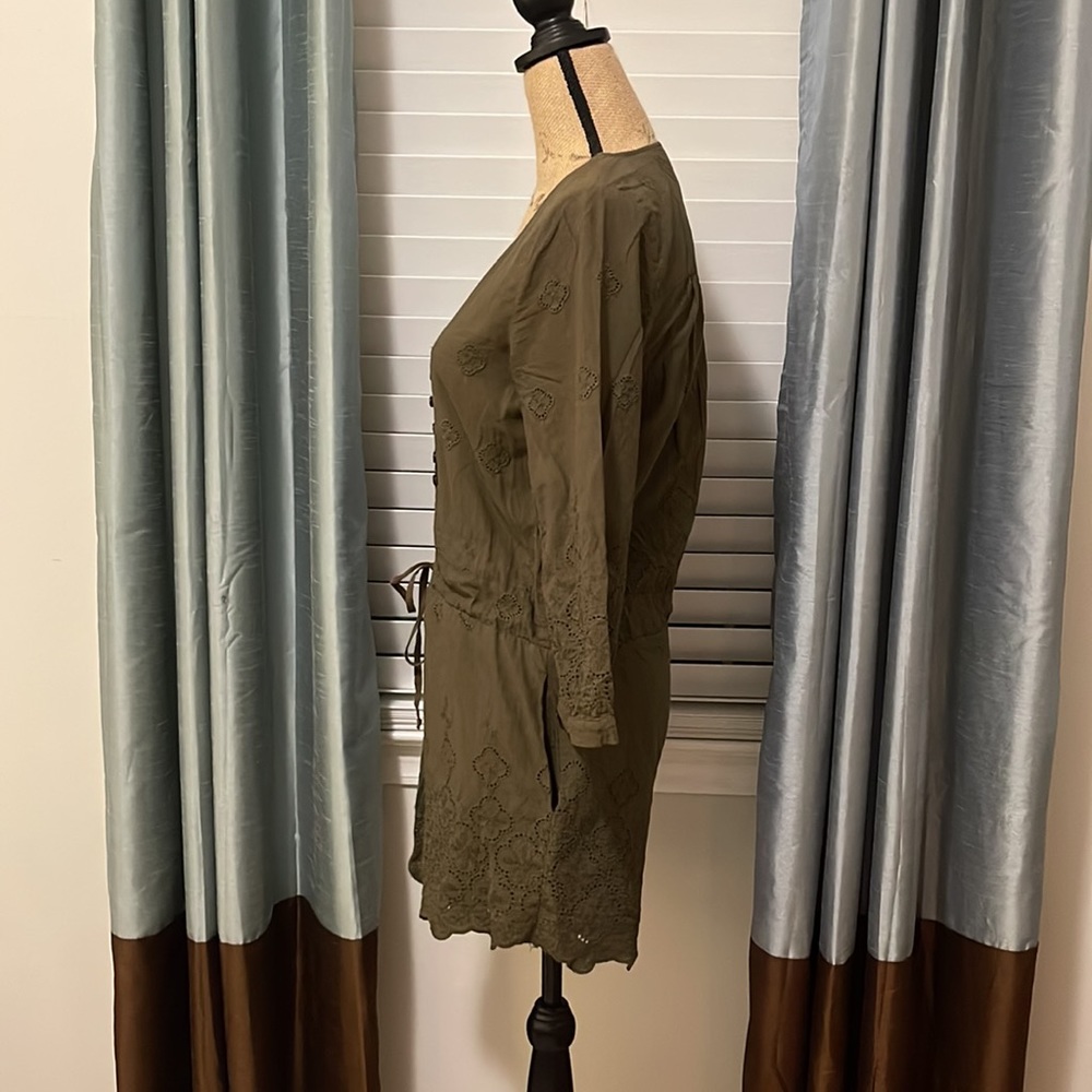 Army green Size Medium shorts romper with lace cutout detail - Picture 2 of 4